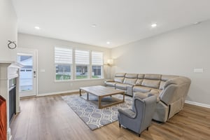 Bishop Birch Pl-S2803-009.jpg