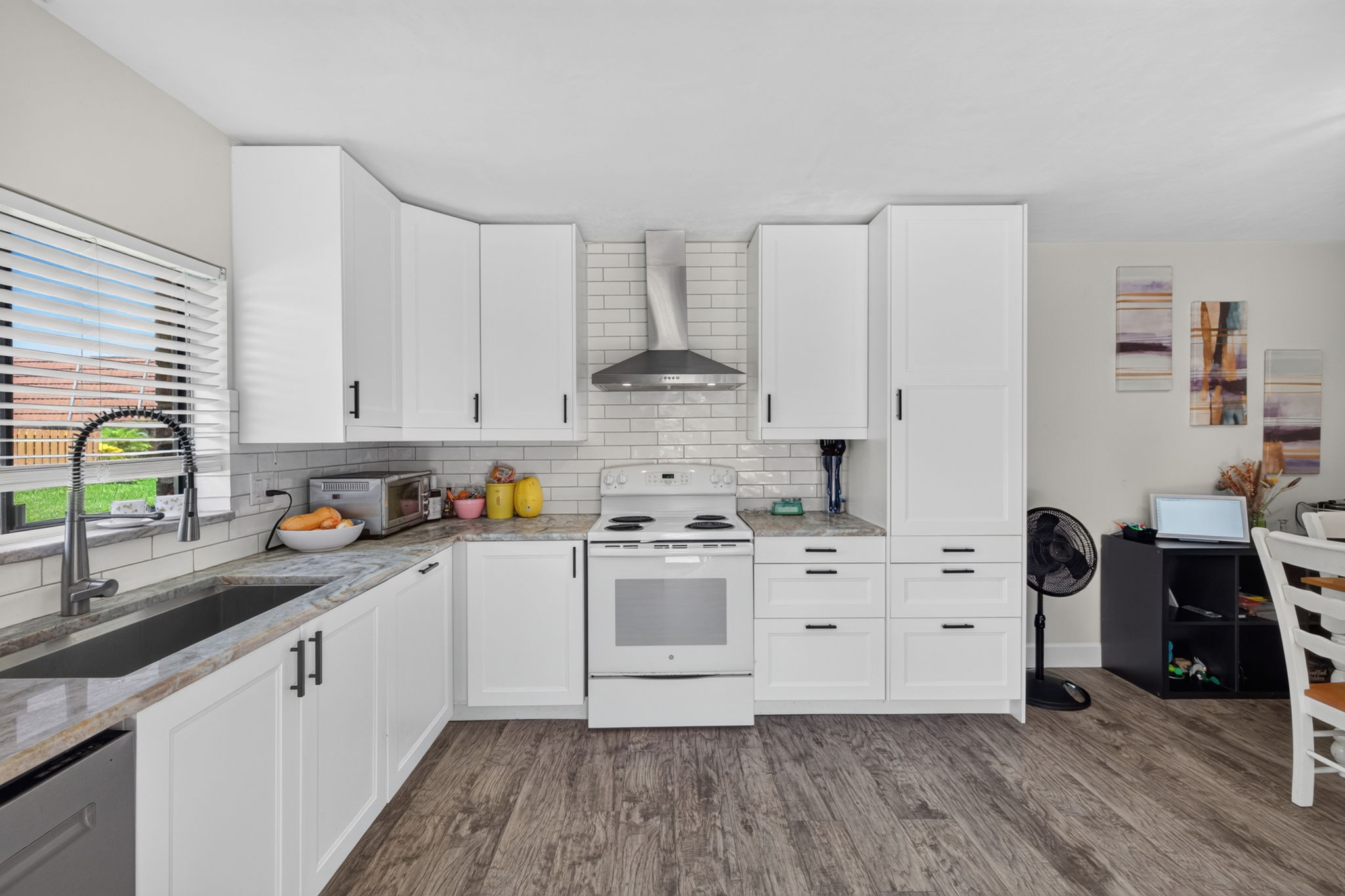 Kitchen 3 of 3