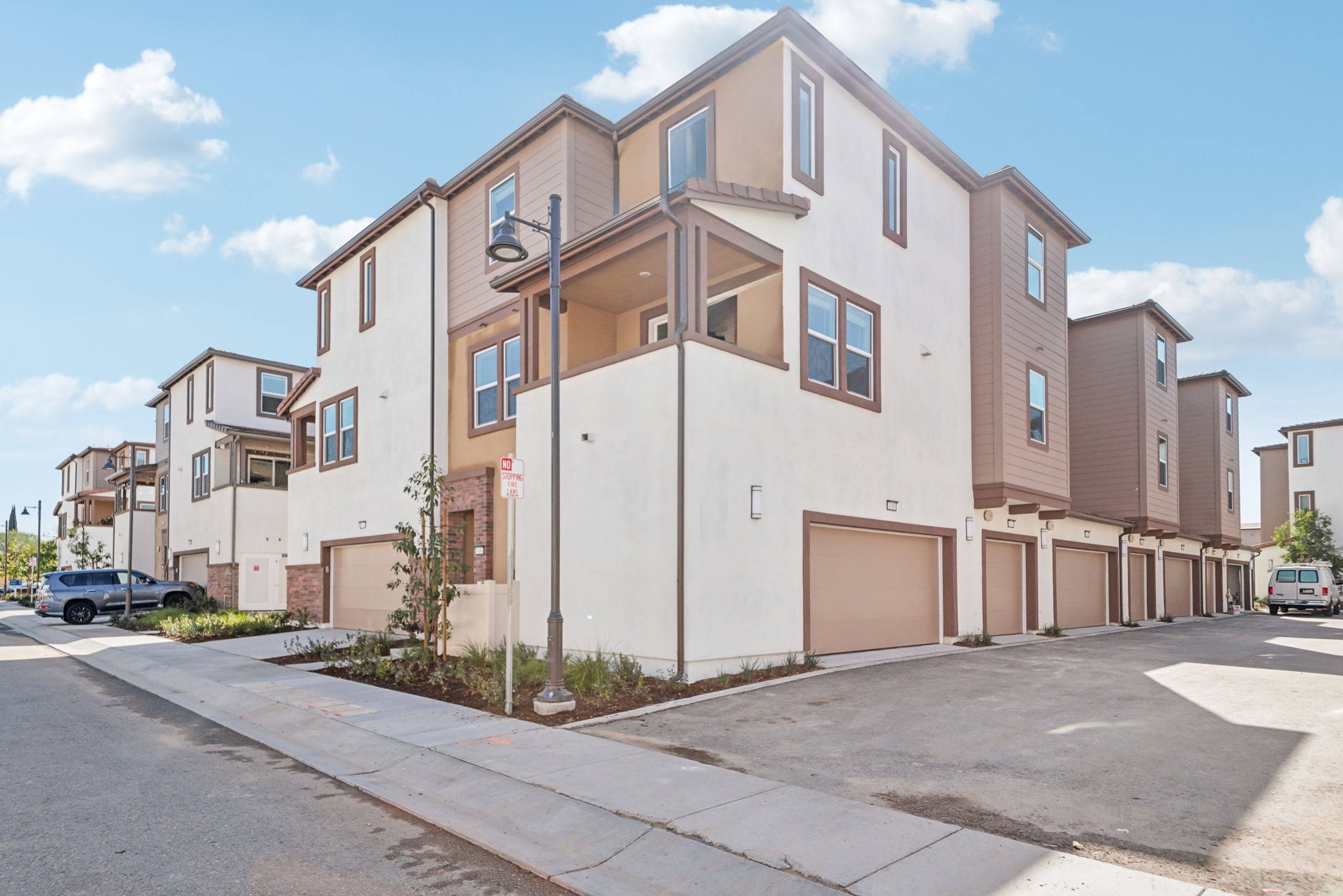 Southern California - Stratus - 1448 Stratus Drive - 002