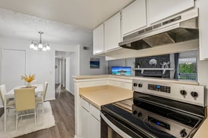E Colorado Dr 204-S1108-011.jpg