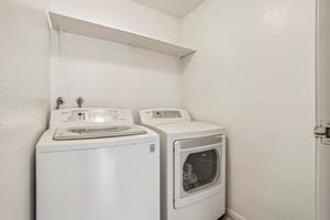 E Colorado Dr 204-S1108-019.jpg