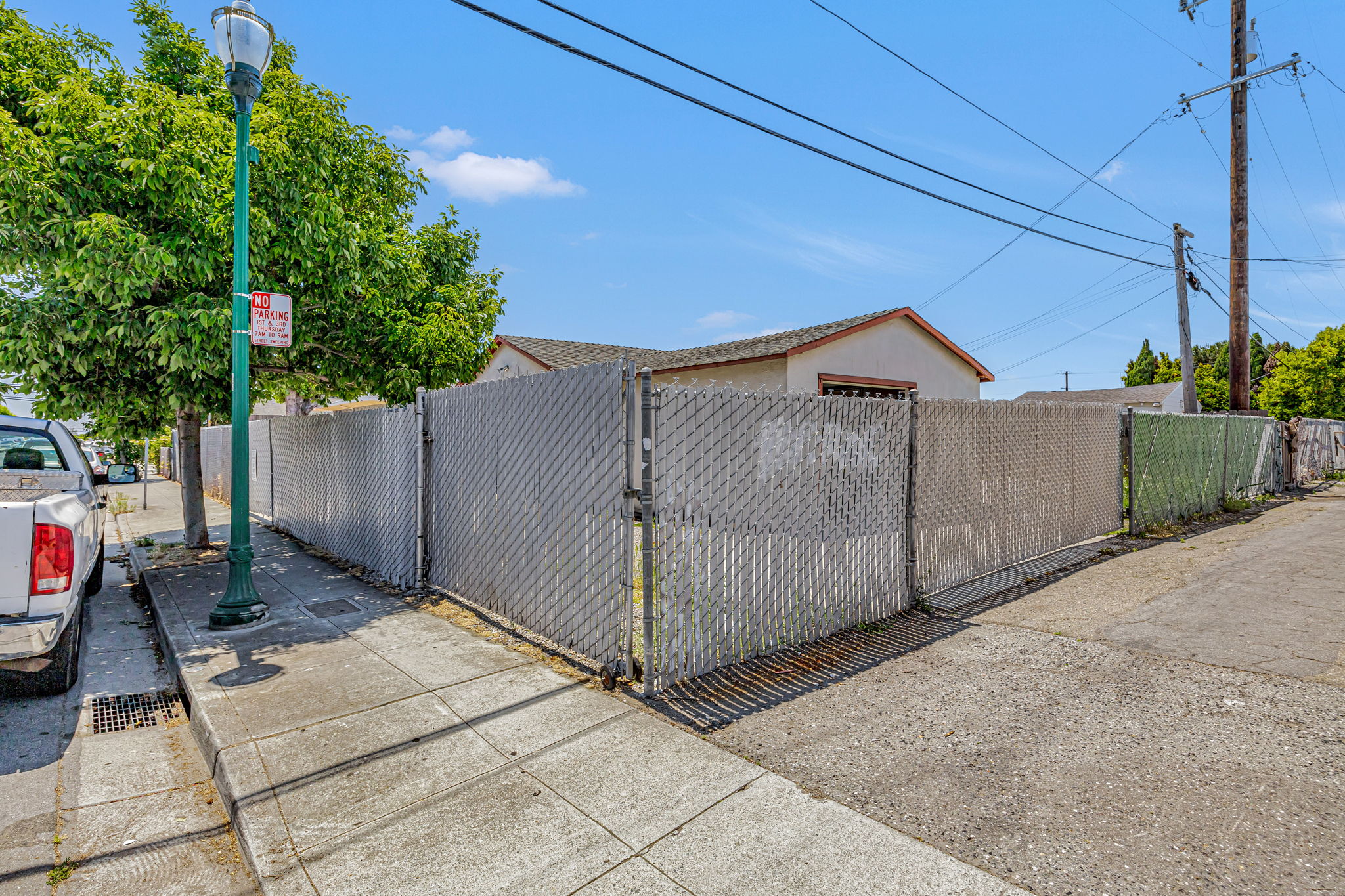 045_1449 Dakota Ave