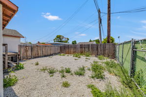 042_1449 Dakota Ave