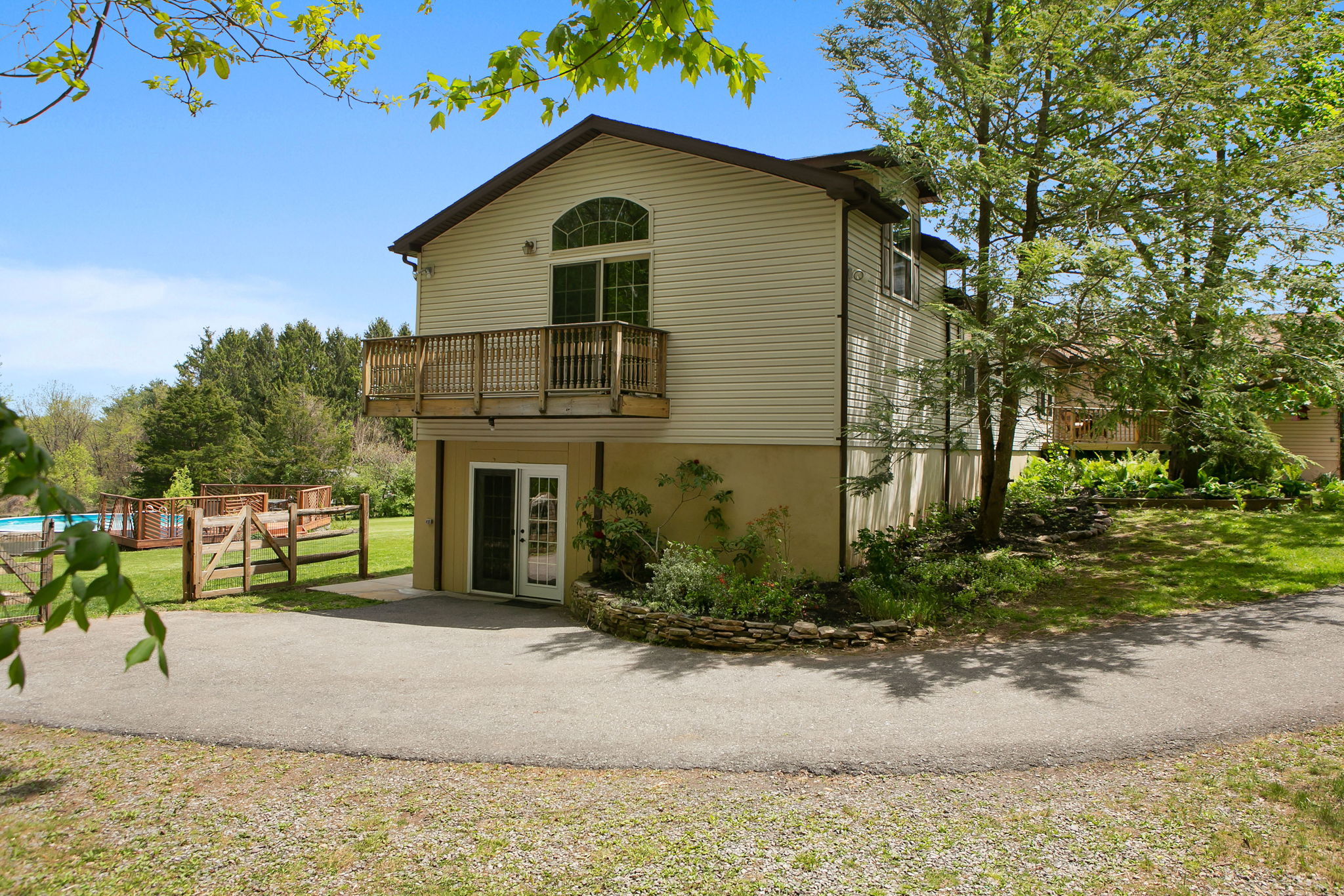  1449 Flint Hill Rd, Coopersburg, PA 18036, US Photo 4
