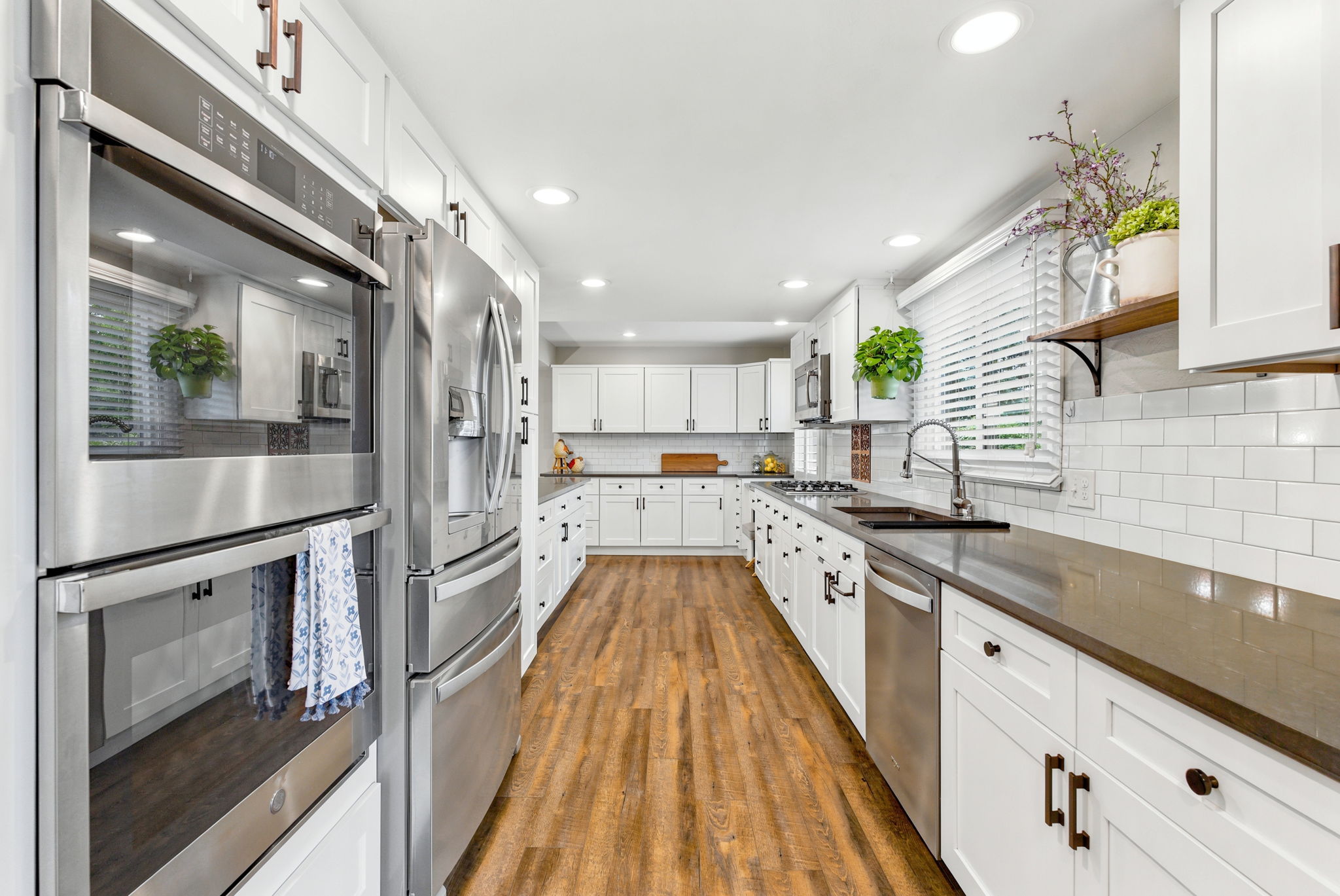 21 14492 W 70th Pl