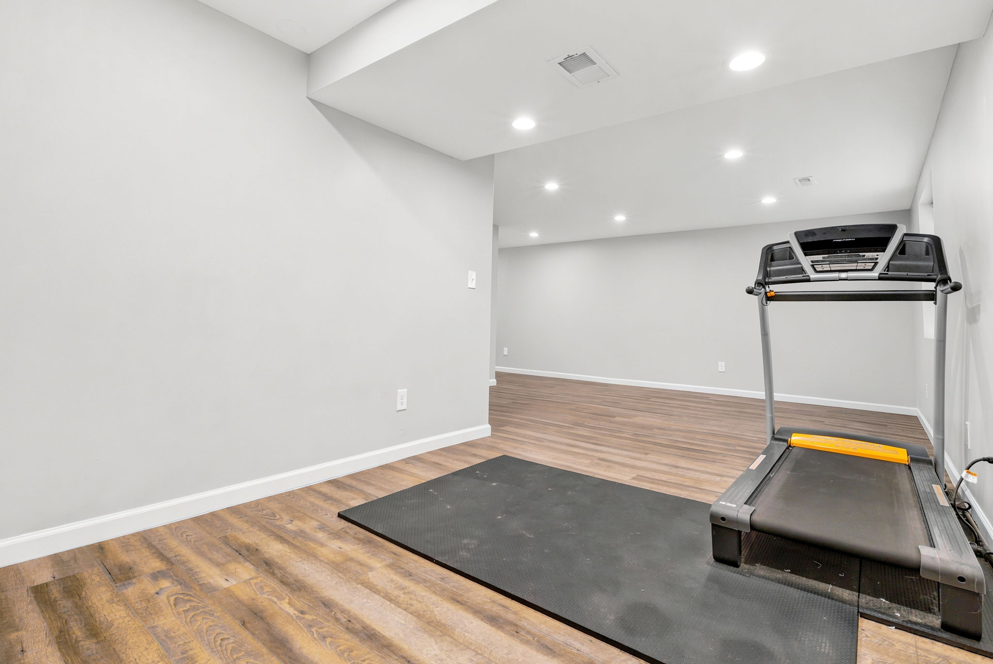 33 14492 W 70th Pl