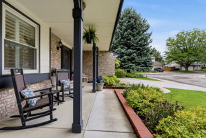 2 14492 W 70th Pl
