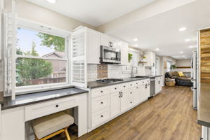 18 14492 W 70th Pl