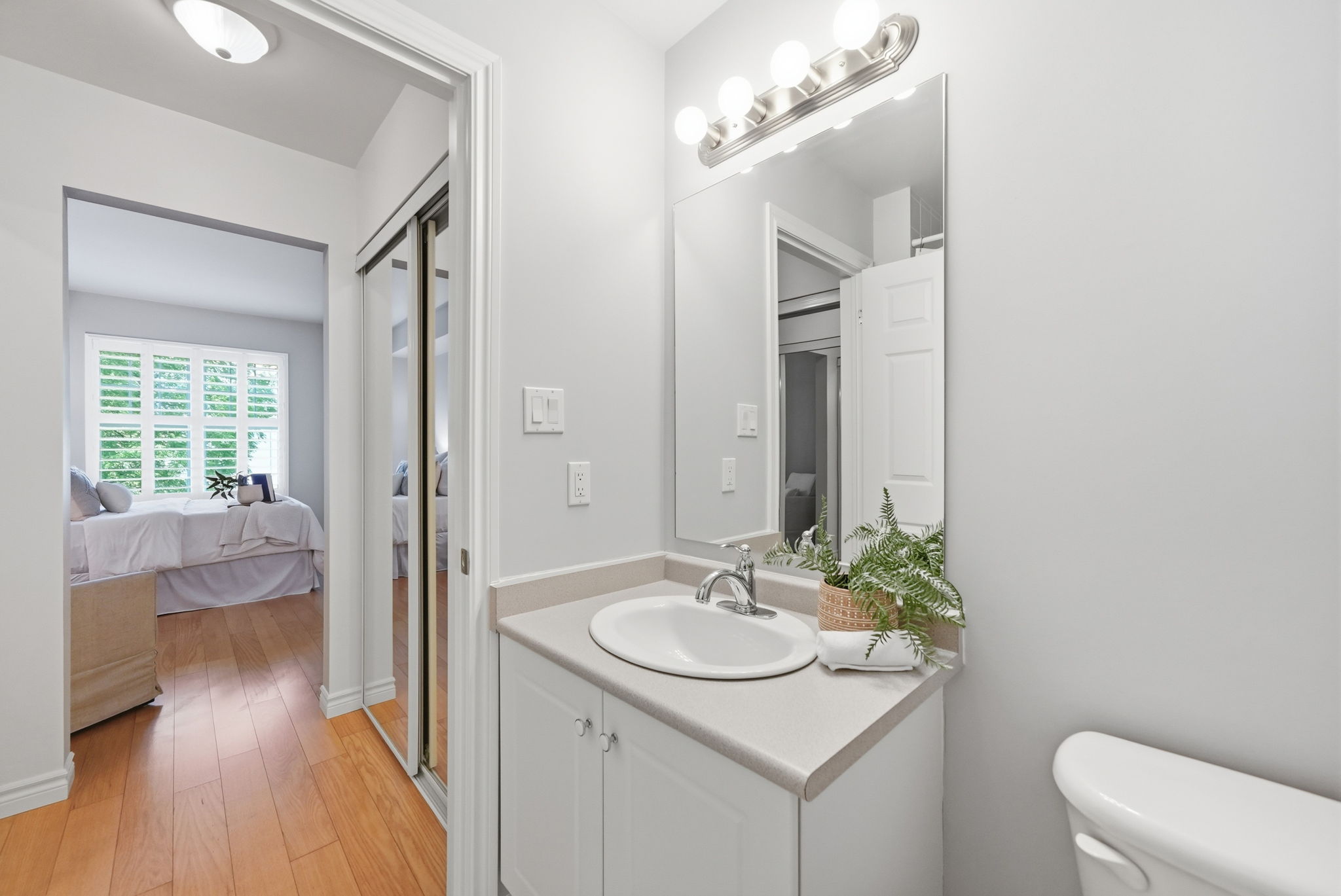  Photo 54