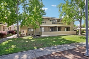 Albacore Ln-1505-003.jpg