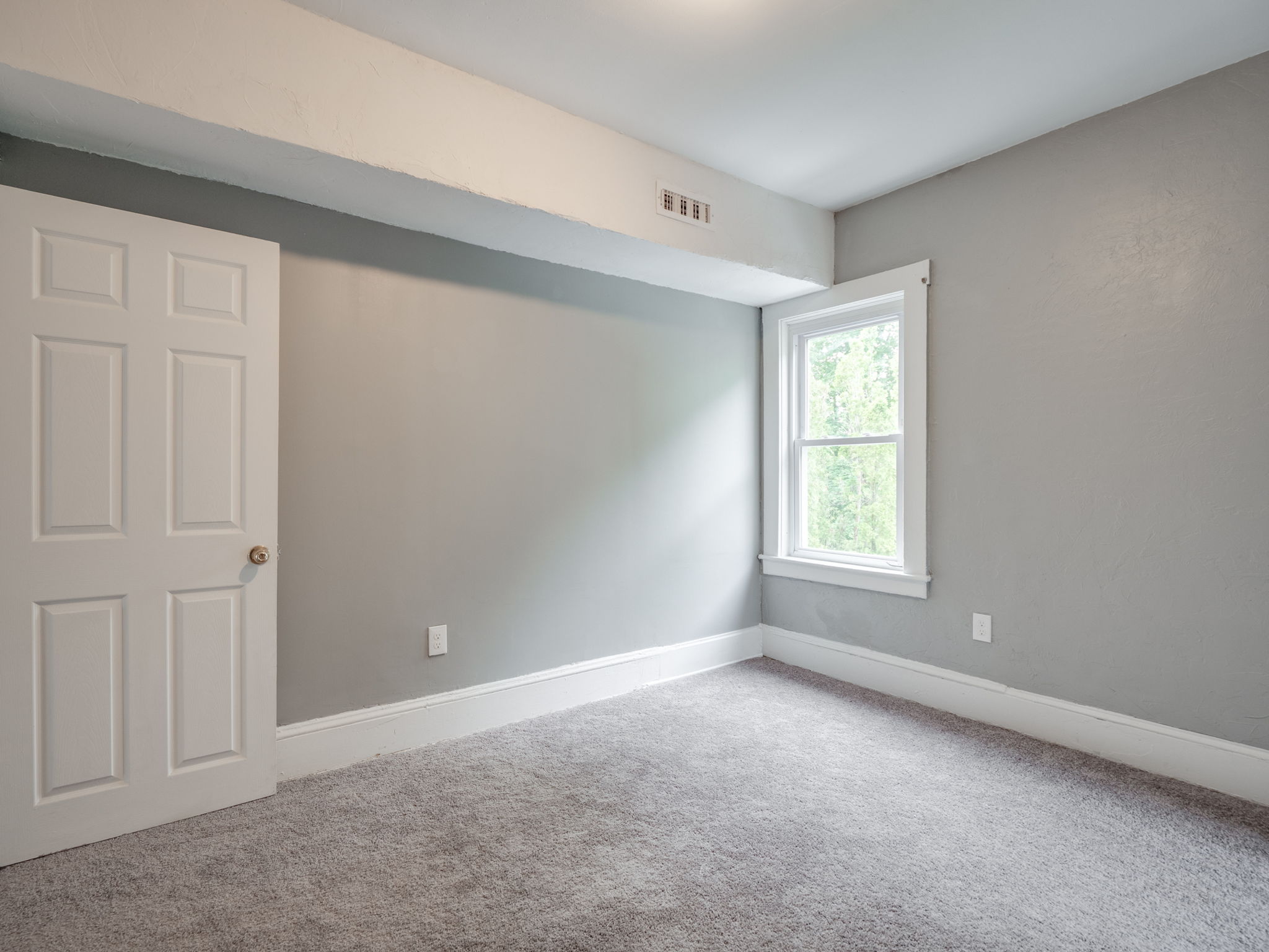 145 Railroad St Lincoln RI-56