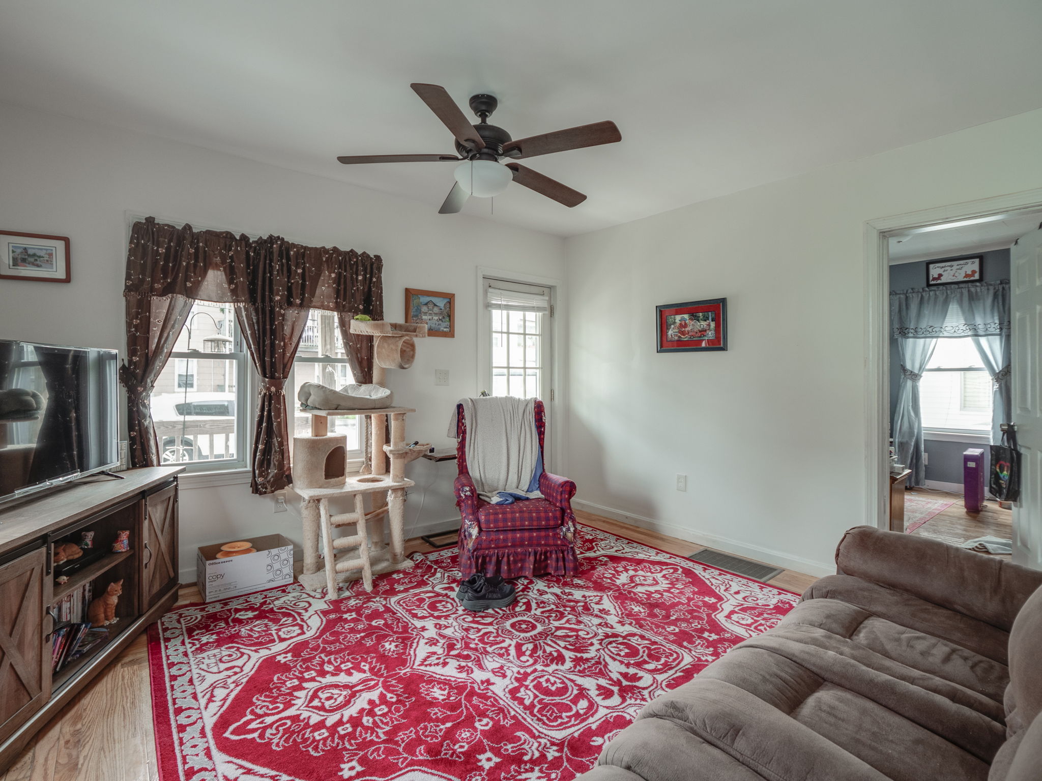 145 Railroad St Lincoln RI-14