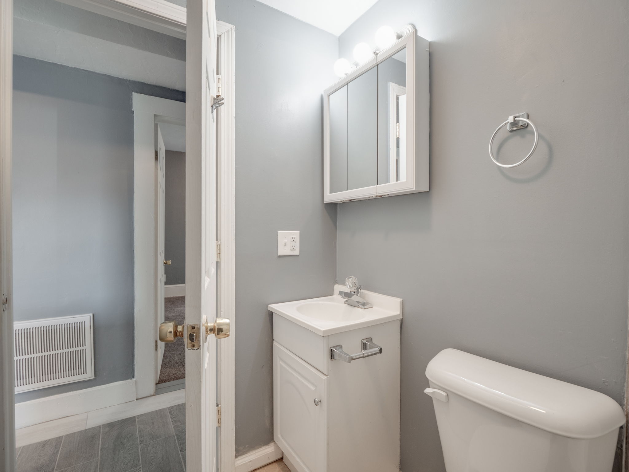 145 Railroad St Lincoln RI-51