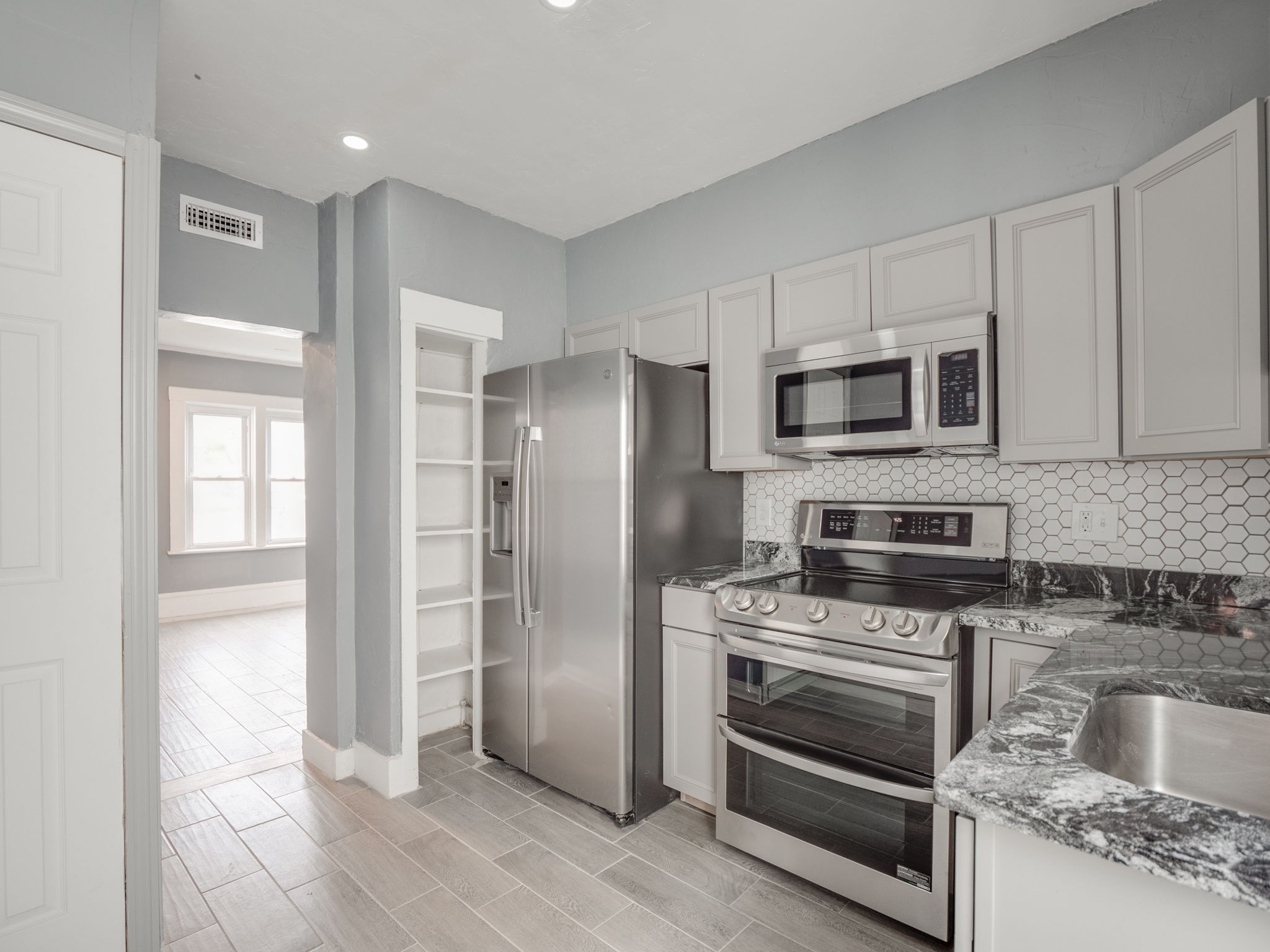 145 Railroad St Lincoln RI-38