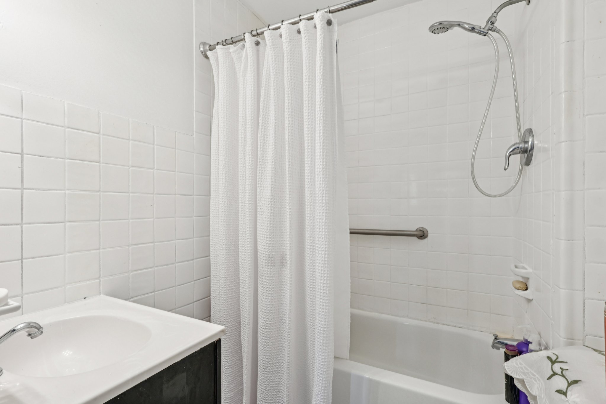 Walnut St-S2002-018.jpg