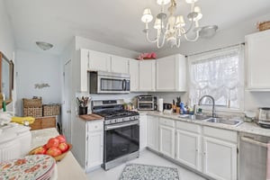 Walnut St-S2002-014.jpg