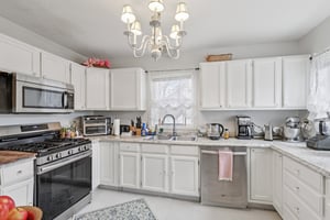 Walnut St-S2002-015.jpg