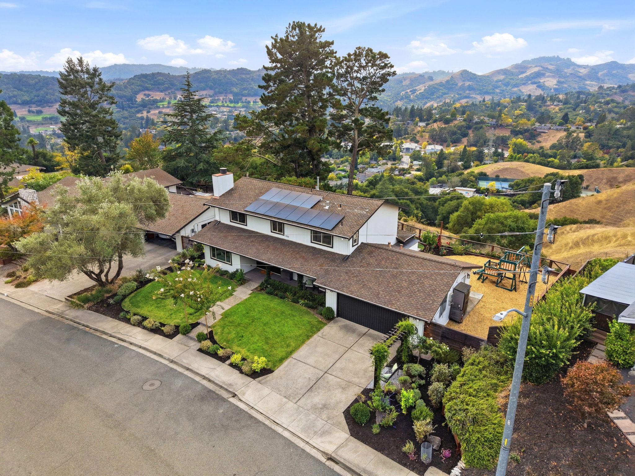 007_F8_AERIAL_145 Warfield Dr