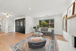 011_F8_145 Warfield Dr