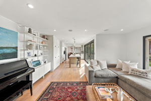 017_F8_145 Warfield Dr