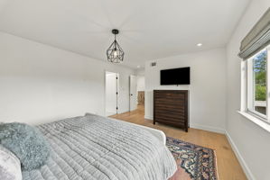 042_F8_145 Warfield Dr