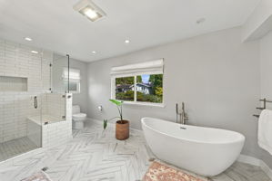 048_F8_145 Warfield Dr