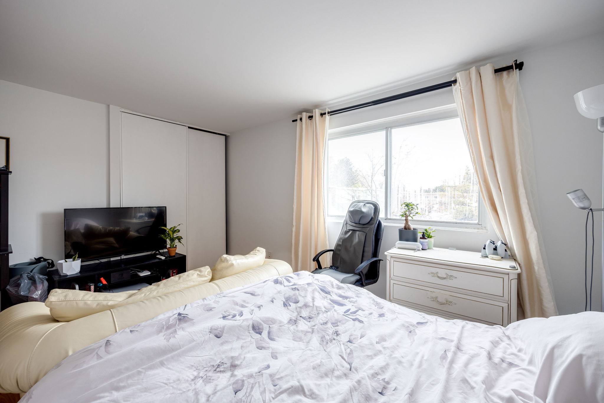 Toronto property showcase — delivered property photograph 17