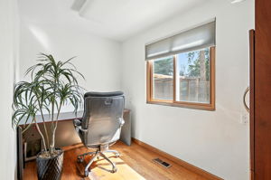 Light and bright office space!