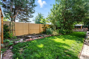 Private back yard with newer fencing!