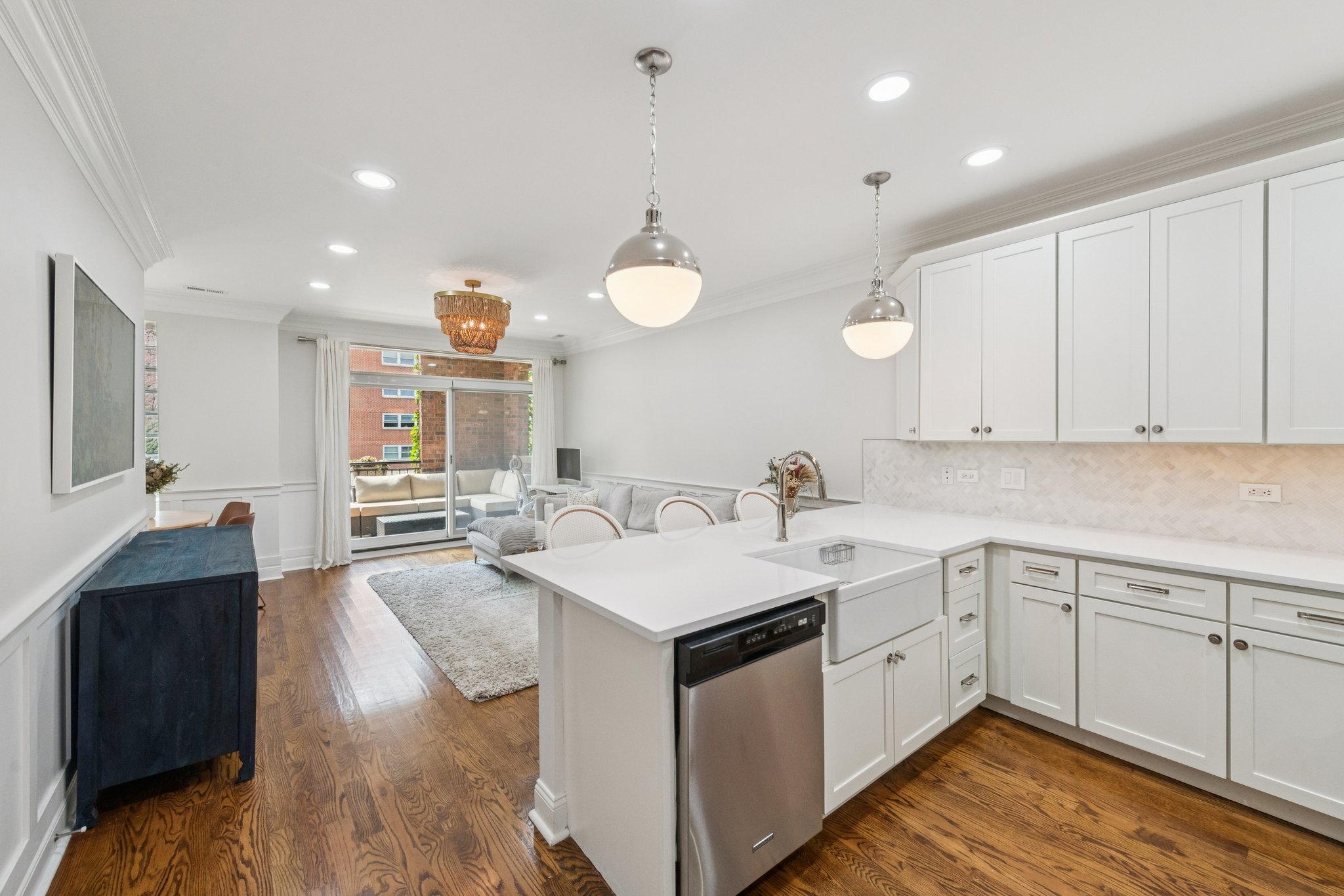 1450 W Chestnut St 2_010.jpg