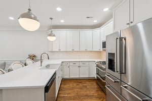 1450 W Chestnut St 2_009.jpg