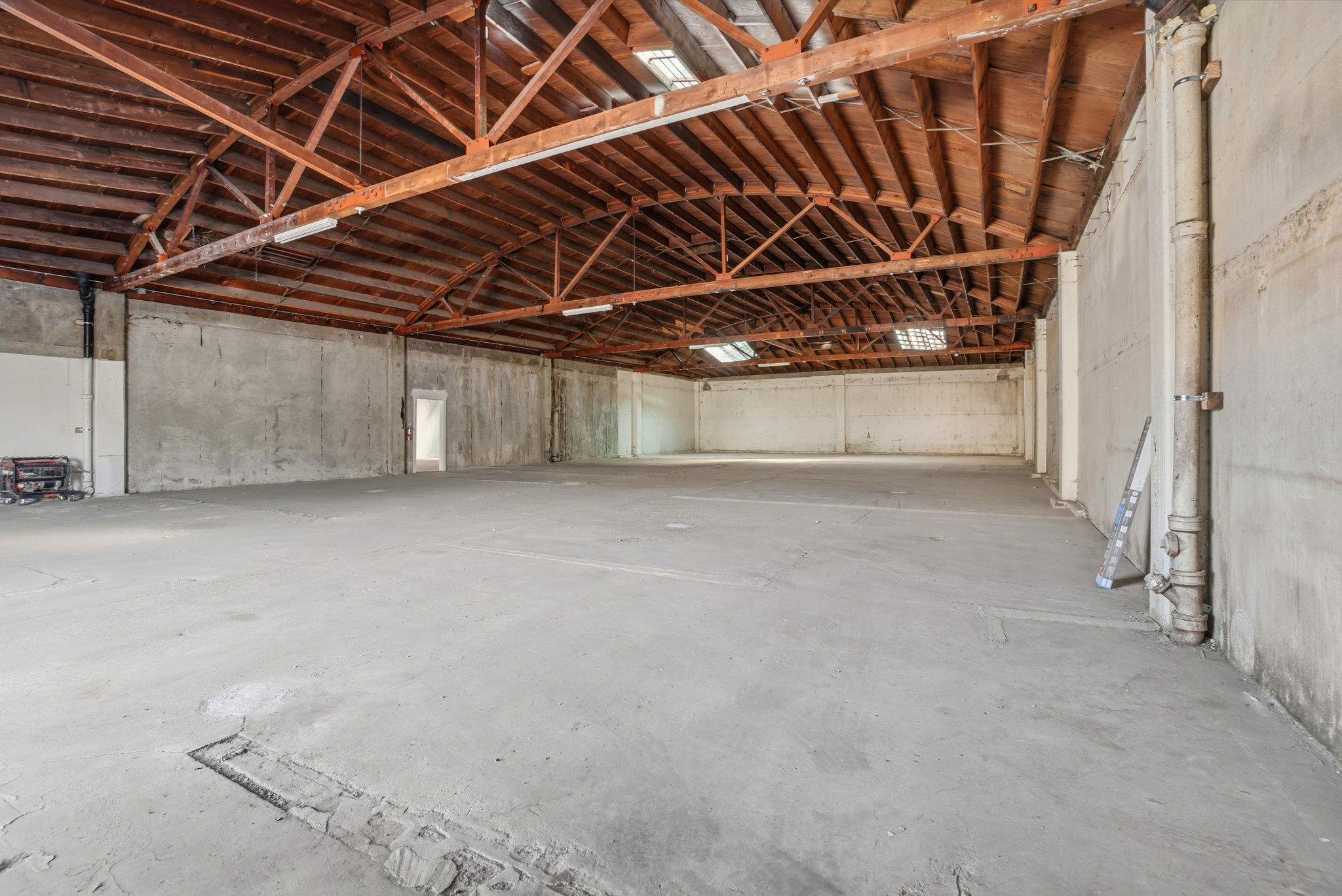 005_F8_1450 Wallace Ave