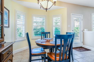 Kitchen/Breakfast Area
