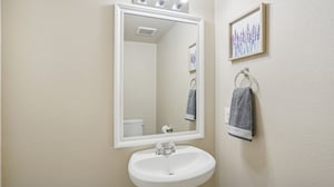 Chino Dr-L1010-030.jpg