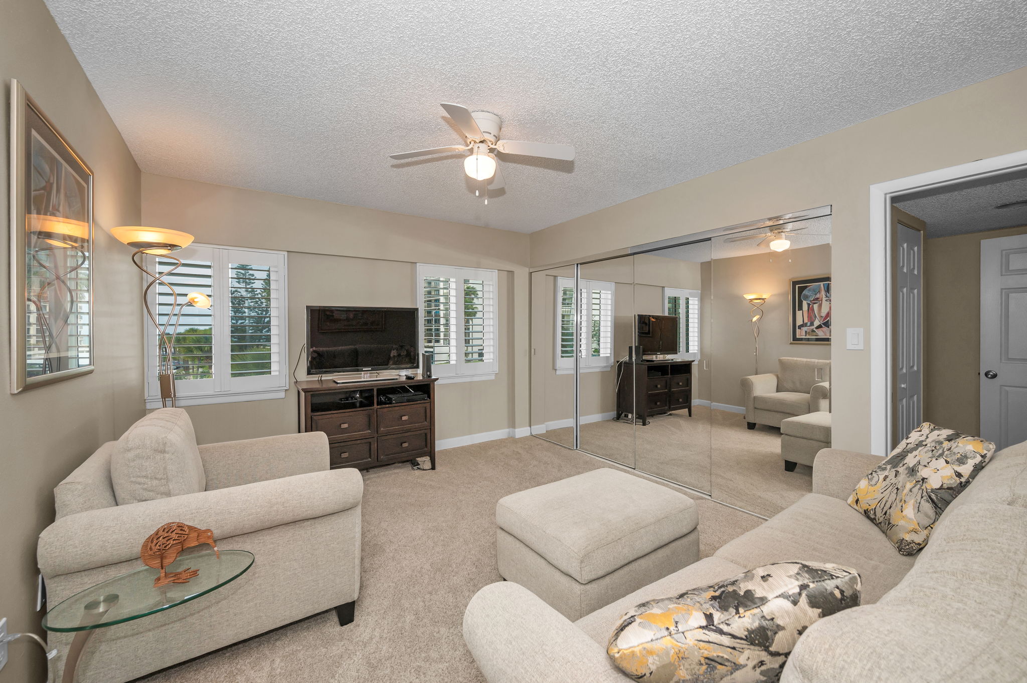 Upper Level Bedroom11a