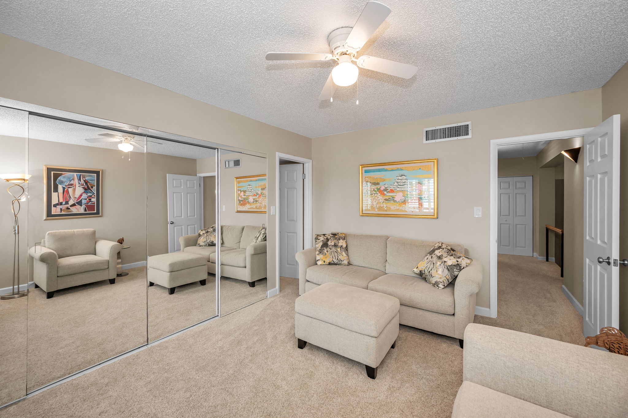 Upper Level Bedroom11b