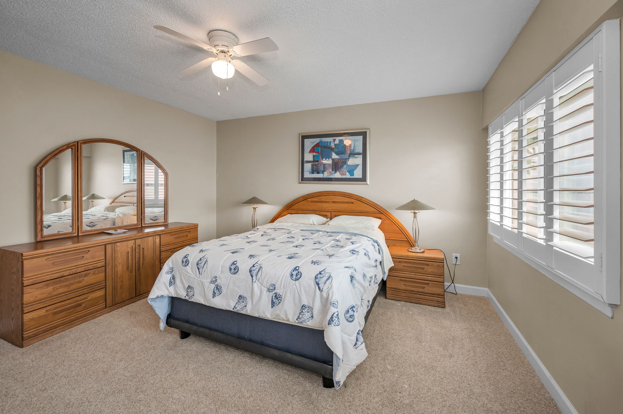 Upper Level Primary Bedroom16