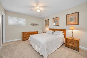 Upper Level Bedroom10a