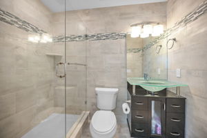 Upper Level Primary Bathroom11