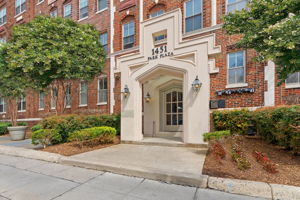 Welcome to Park Plaza Condominiums!
