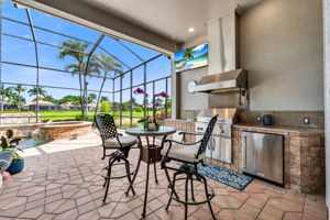 Outdoor Kitchen - Dining
