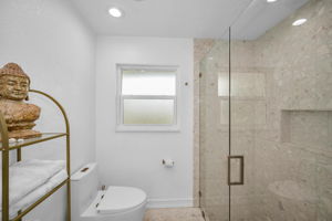 Primary Bathroom1b