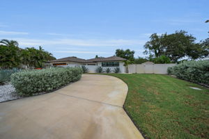 Front Exterior7