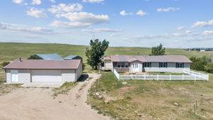  Photo 0