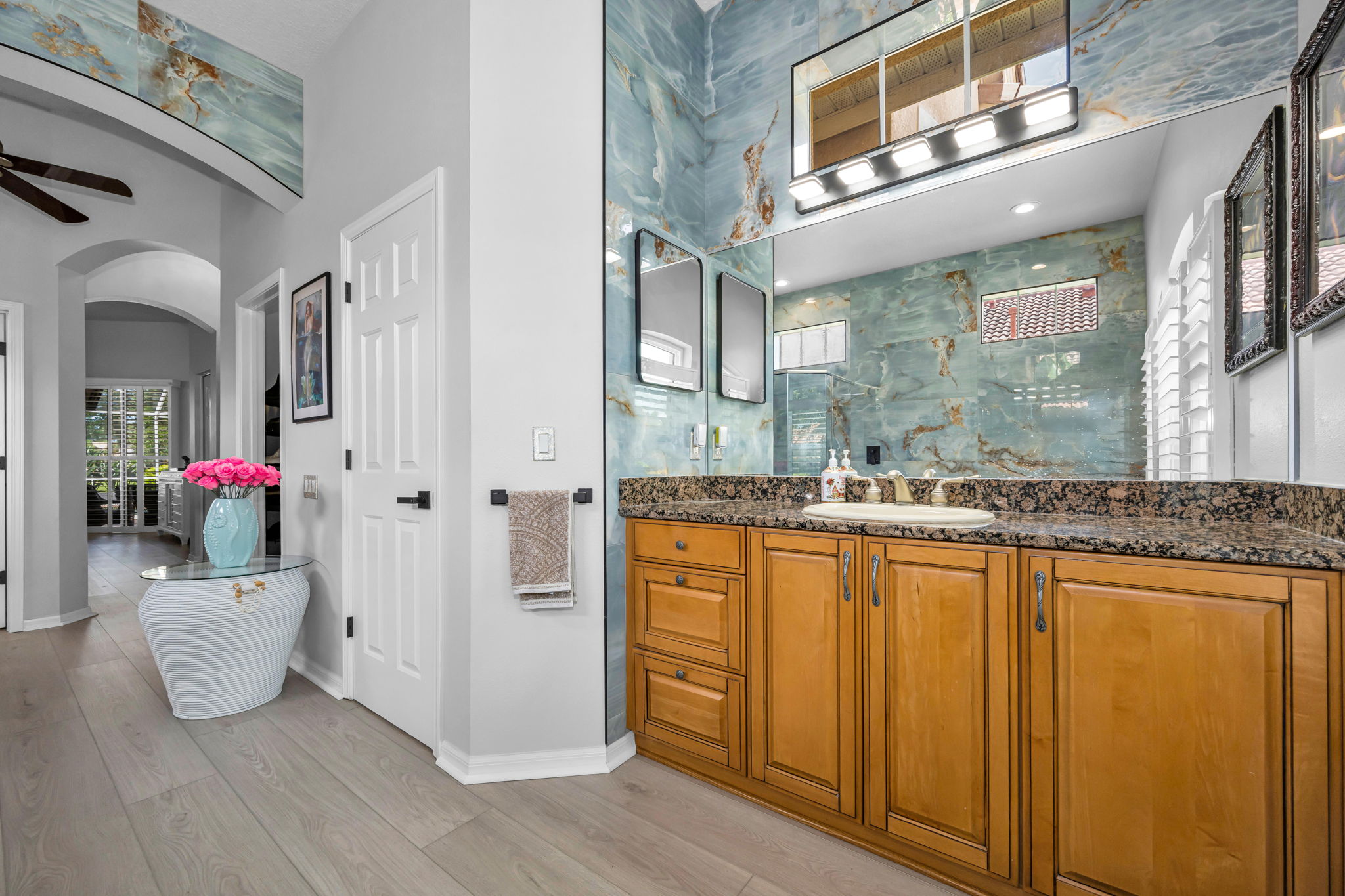 Primary Bathroom 1e