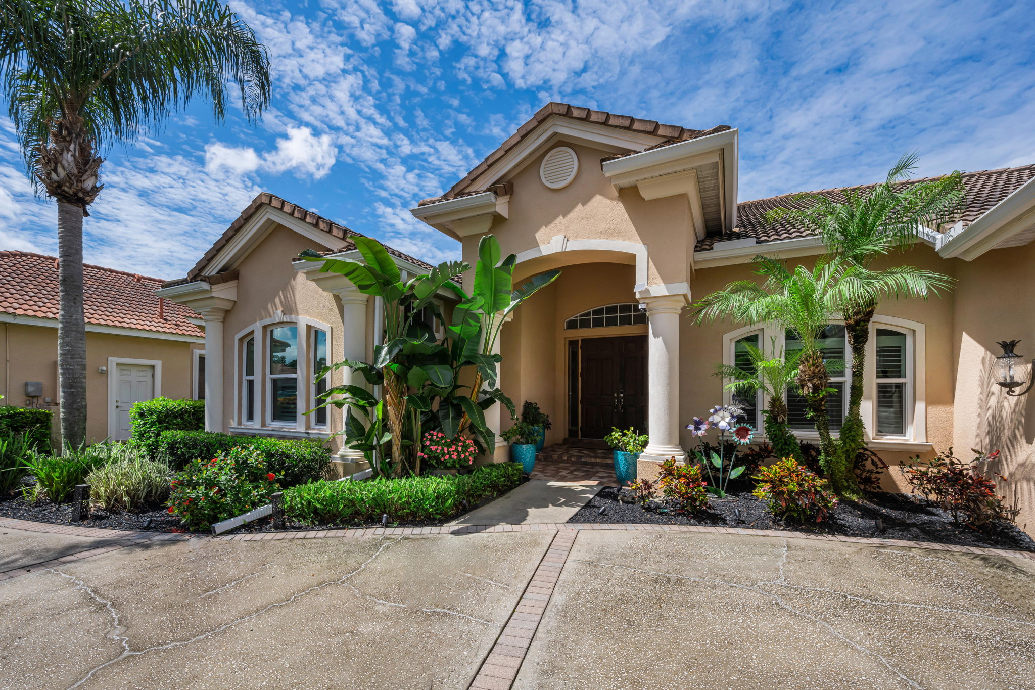 Front Exterior 4