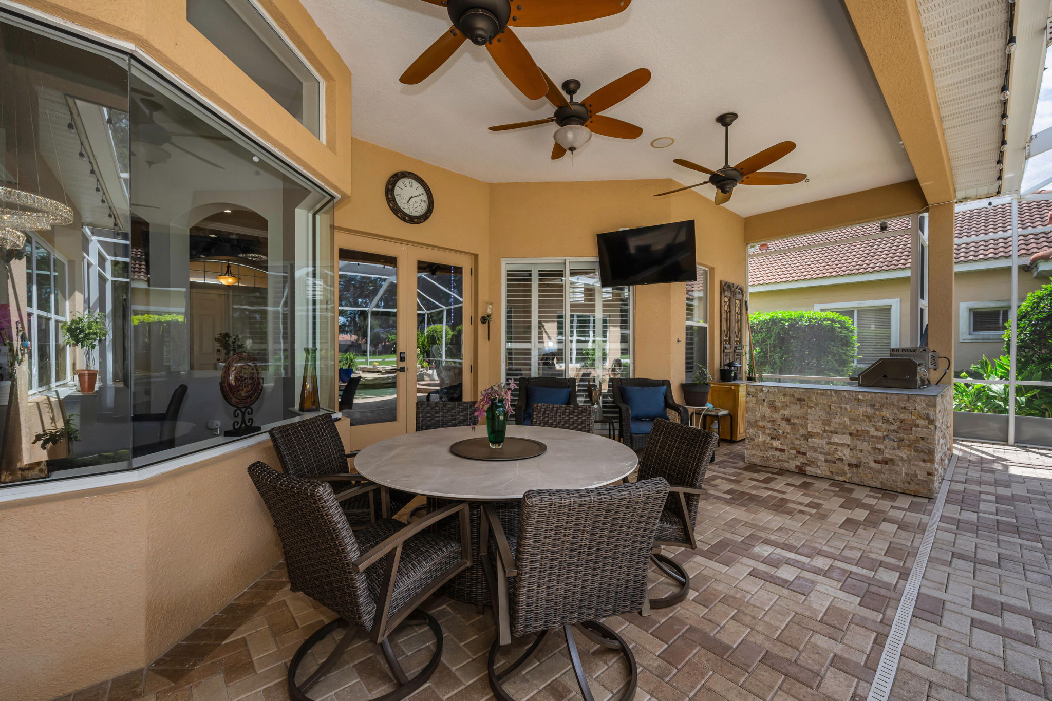 Lanai 1