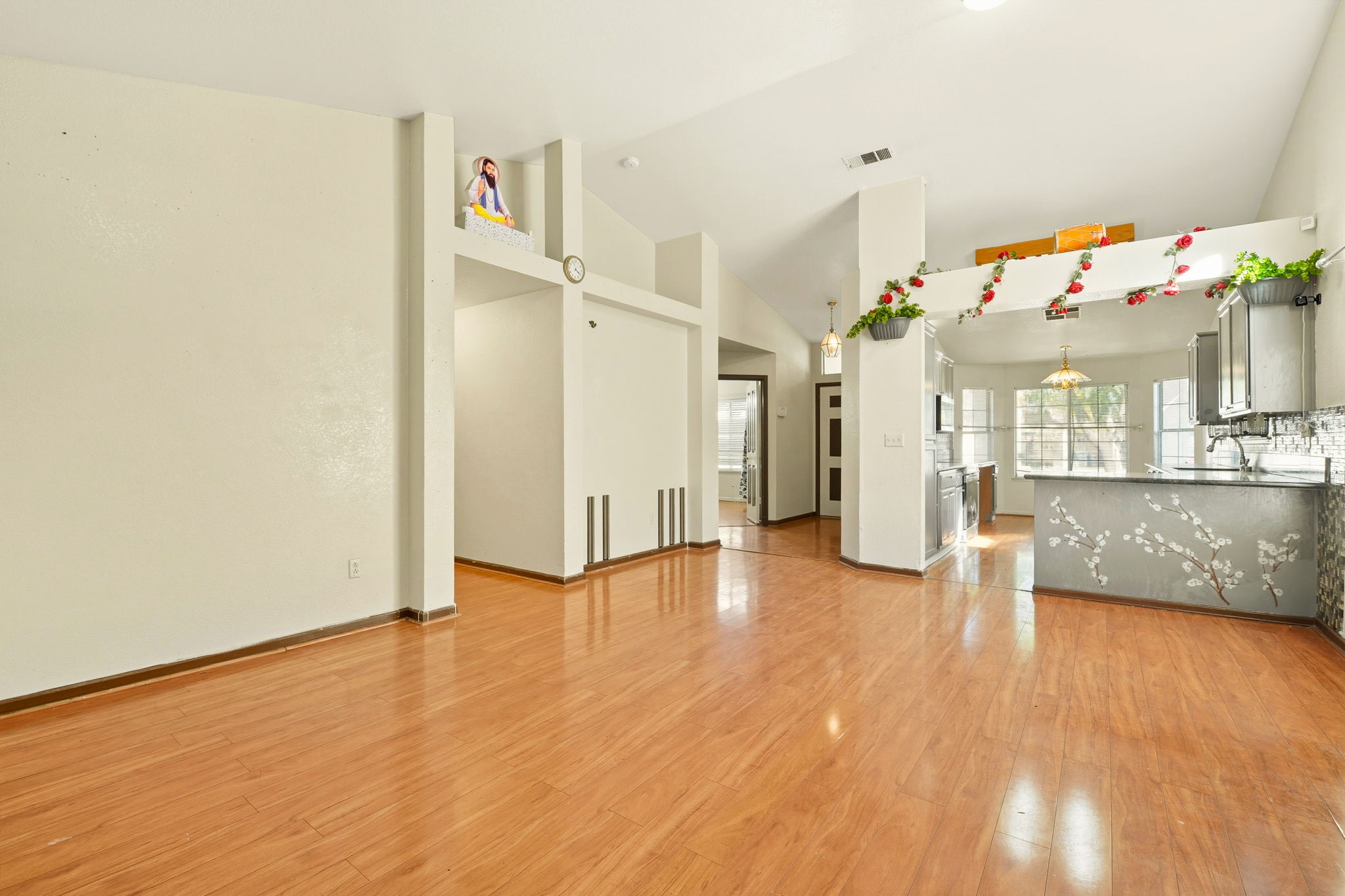  Photo 9