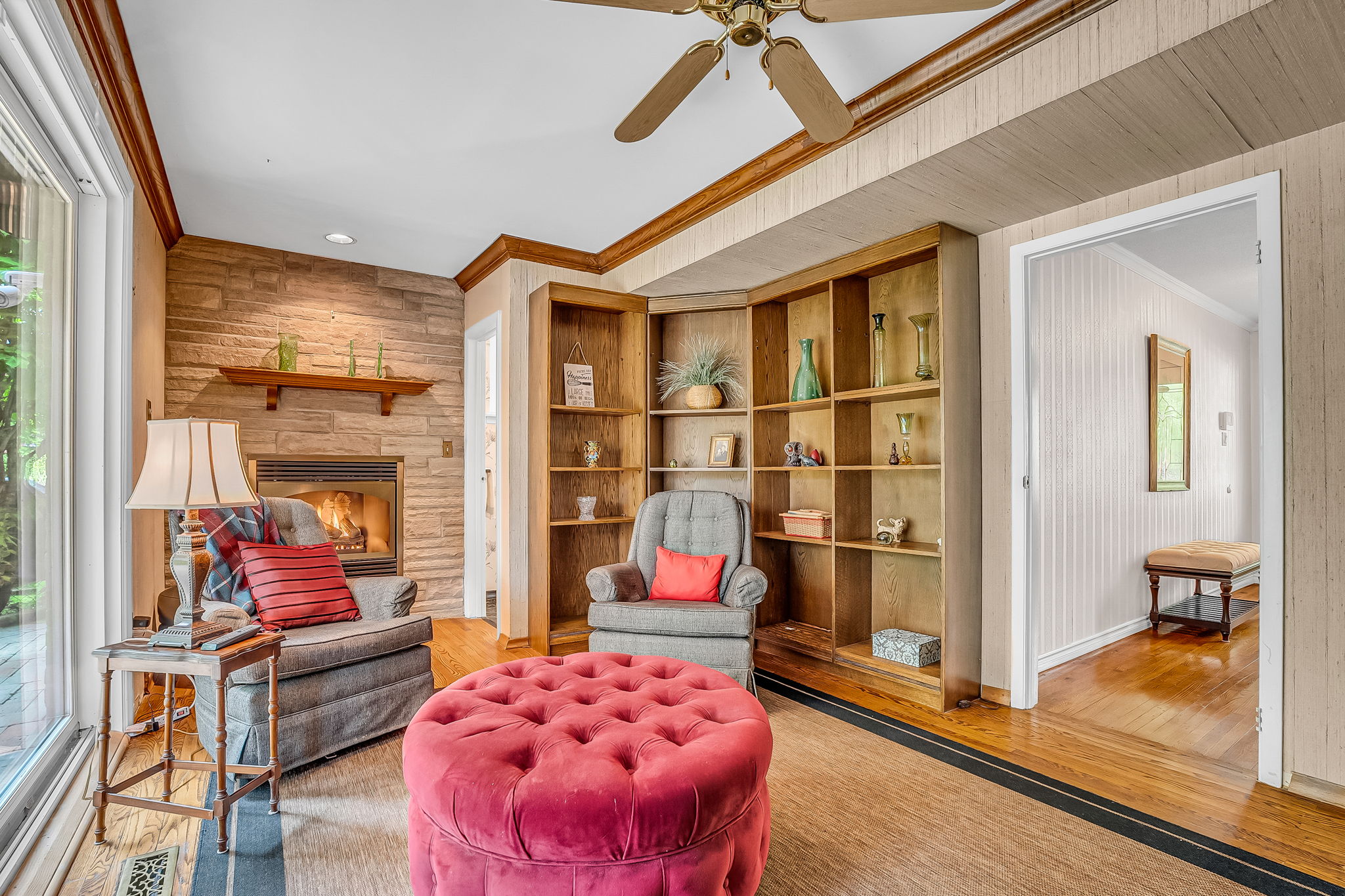 25-family room2
