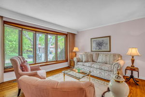 12-living room3